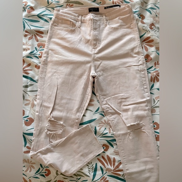 Light pink distressed skinny jeans - Picture 1 of 2